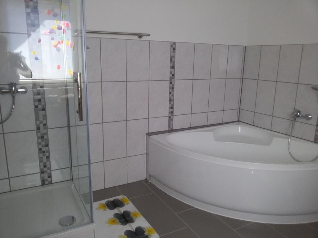 Gastehaus Nickolai Apartment Flomborn Ngoại thất bức ảnh