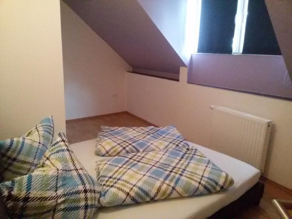 Gastehaus Nickolai Apartment Flomborn Ngoại thất bức ảnh